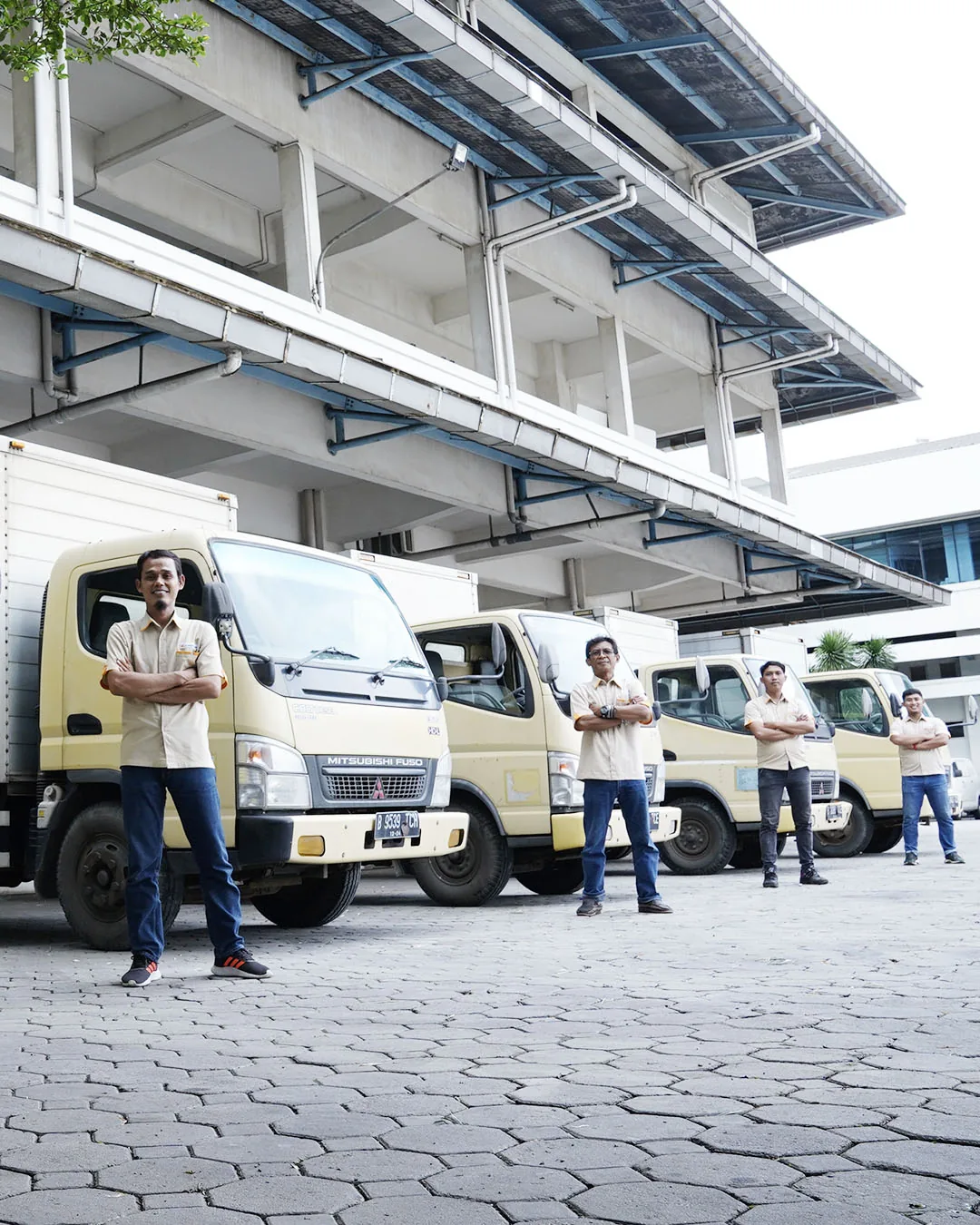 Armada distribusi dalam perjalanan